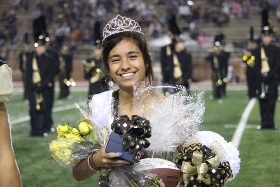 Cammie Mitchell smile after recieving Homecoming Queen.